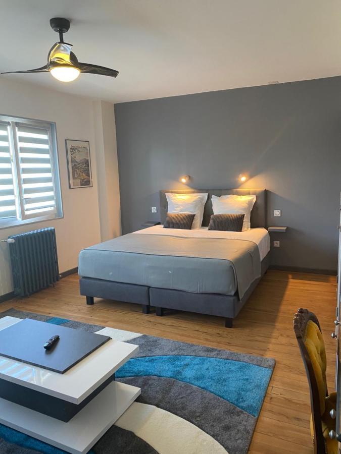 Avenue De La Gare Bed & Breakfast Riscle ภายนอก รูปภาพ