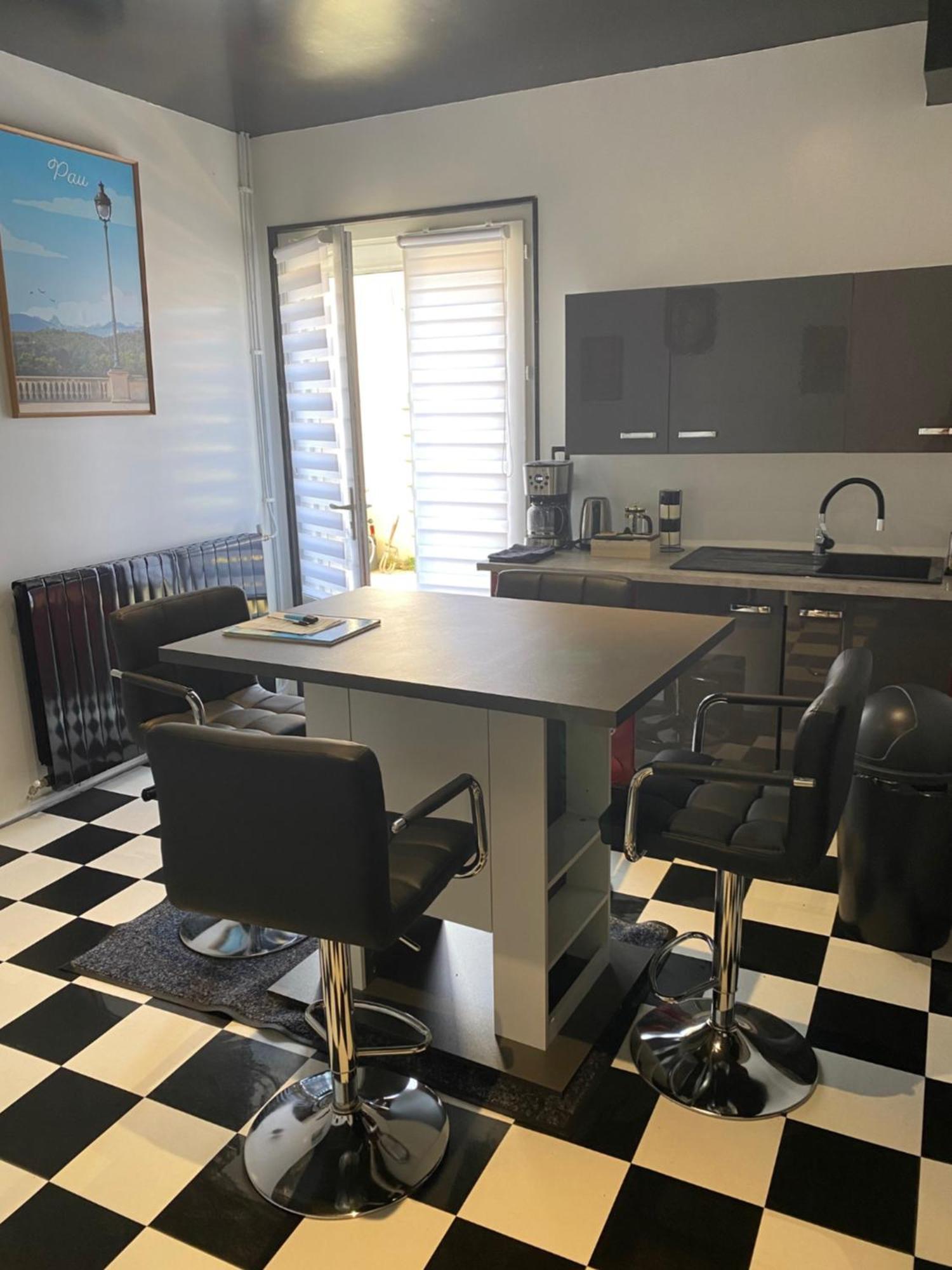 Avenue De La Gare Bed & Breakfast Riscle ภายนอก รูปภาพ