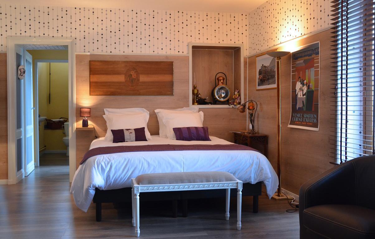 Avenue De La Gare Bed & Breakfast Riscle ภายนอก รูปภาพ