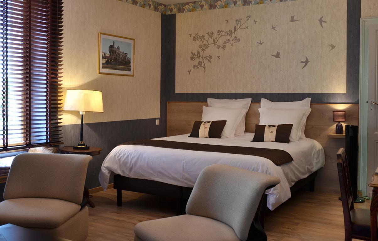 Avenue De La Gare Bed & Breakfast Riscle ภายนอก รูปภาพ