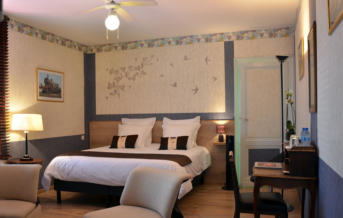 Avenue De La Gare Bed & Breakfast Riscle ภายนอก รูปภาพ